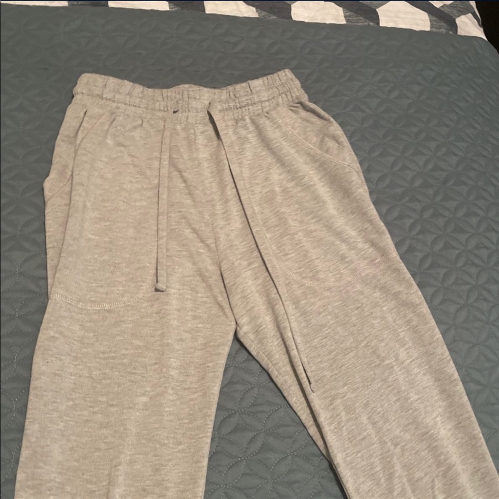 grey sweat pants